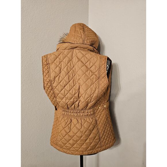 C'Esttoi Vest Womens Medium Camel Quilted Faux Fur Hooded Sleeveless Jacket - Picture 3 of 4